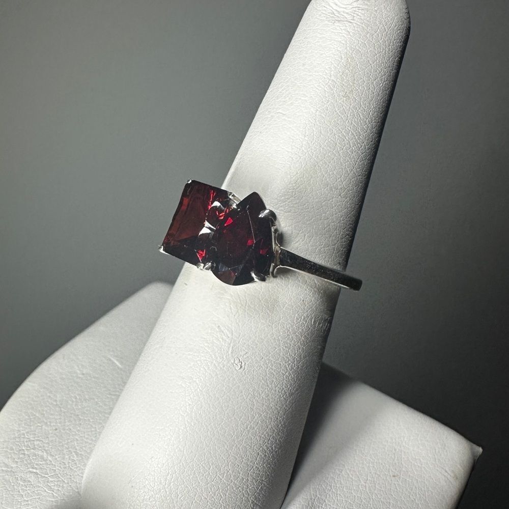 NWOT double faceted, emerald and pear cut garnet ring in sterling silver!